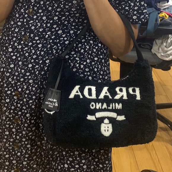 🔴🔴 SOLD NEW Prada Terry bag🔴🔴 - Picture 2 of 5